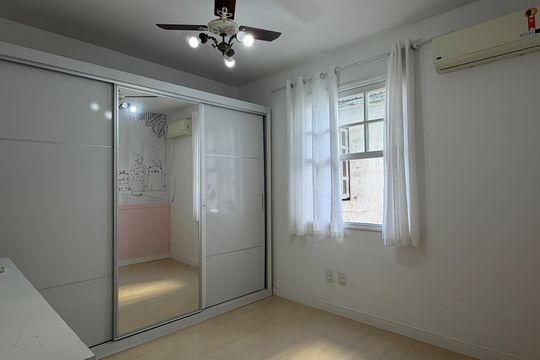 Quarto 2 de apartamento para alugar com 2 quartos, 70m² em Gonzaga, Santos