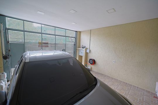 Garagem de casa à venda com 3 quartos, 150m² em Jardim Lisboa, São Paulo