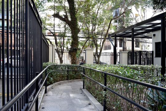 Rampa de Acesso de apartamento para alugar com 2 quartos, 70m² em Jardim Paulista, São Paulo