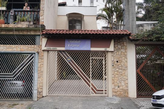 Casa para alugar com 6 quartos, 332m² em Vila Regina, São Paulo