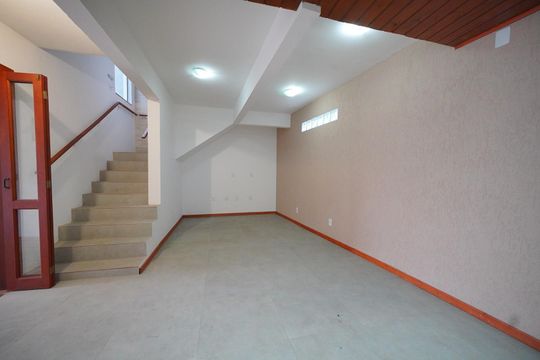 Sala de casa para alugar com 3 quartos, 180m² em Campeche, Florianópolis