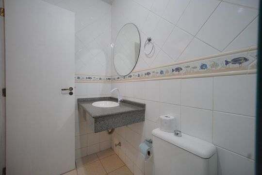 Banheiro Social de casa para alugar com 3 quartos, 180m² em Campeche, Florianópolis