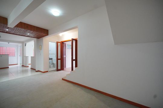 Sala de casa para alugar com 3 quartos, 180m² em Campeche, Florianópolis