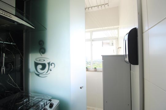 Área de serviço de apartamento para alugar com 2 quartos, 90m² em Barra da Tijuca, Rio de Janeiro