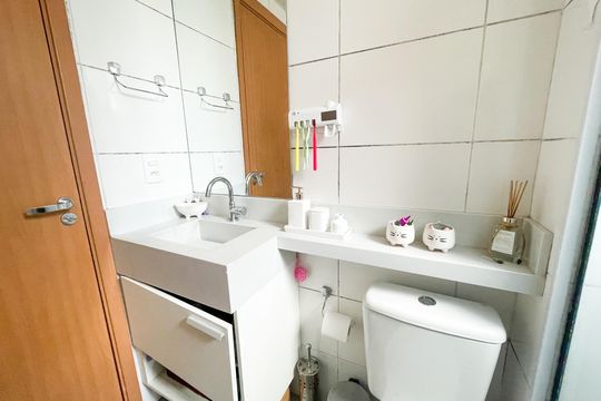 Banheiro de apartamento à venda com 2 quartos, 43m² em Jardim Iris, São Paulo