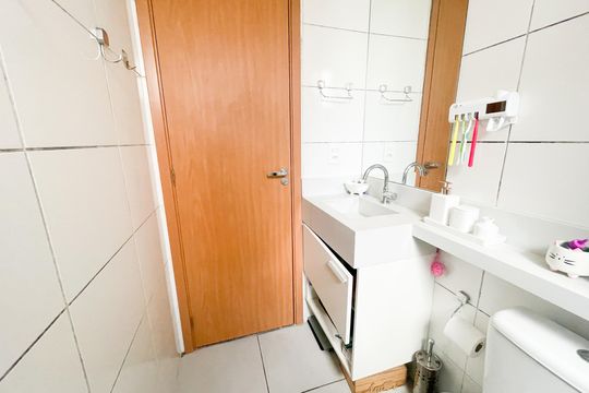 Banheiro de apartamento à venda com 2 quartos, 43m² em Jardim Iris, São Paulo