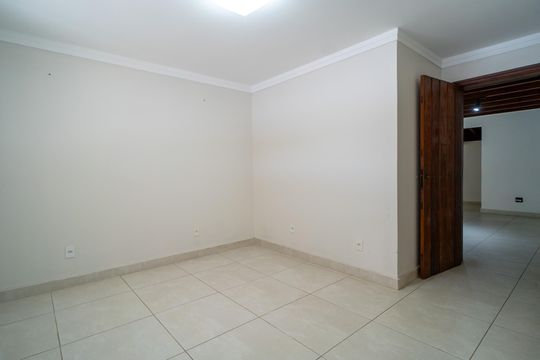 Escritório de casa de condomínio para alugar com 4 quartos, 498m² em Mont Blanc, Votorantim