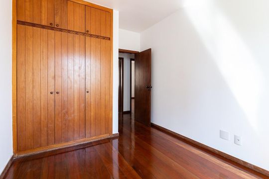 Apartamento à venda com 4 quartos, 150m² em Serra, Belo Horizonte