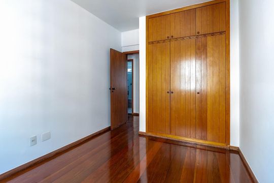 Apartamento à venda com 4 quartos, 150m² em Serra, Belo Horizonte