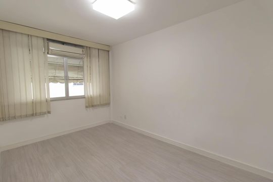 Sala de apartamento para alugar com 2 quartos, 60m² em Paraíso, São Gonçalo