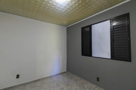 Suite de casa para alugar com 2 quartos, 250m² em Jardim Guairaca, São Paulo
