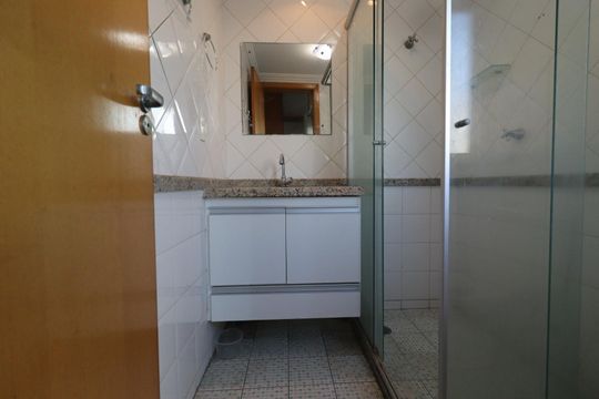 Banheiro de kitnet/studio para alugar com 1 quarto, 32m² em Nova Aliança, Ribeirão Preto