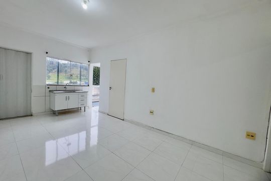 Sala Cozinha de kitnet/studio para alugar com 1 quarto, 43m² em Vila Galvão, Guarulhos