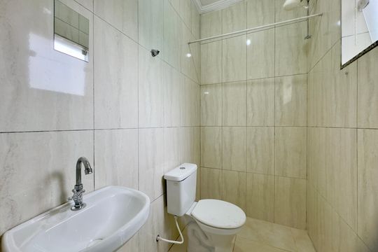 Banheiro de kitnet/studio para alugar com 1 quarto, 43m² em Vila Galvão, Guarulhos