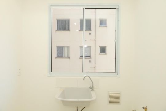 Área de Serviço de apartamento para alugar com 2 quartos, 44m² em Jardim Helian, São Paulo