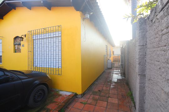 Área externa de casa para alugar com 1 quarto, 40m² em Rio Branco, Canoas