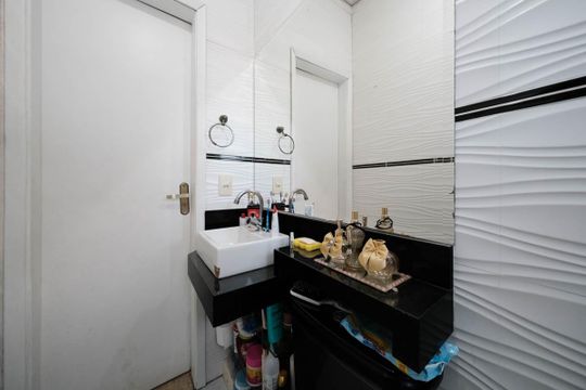 Banheiro de casa de condomínio à venda com 2 quartos, 52m² em Jardim Sao Nicolau, São Paulo