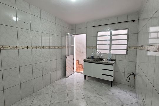 Casa para alugar com 3 quartos, 125m² em Vila Bartira, Itaquaquecetuba