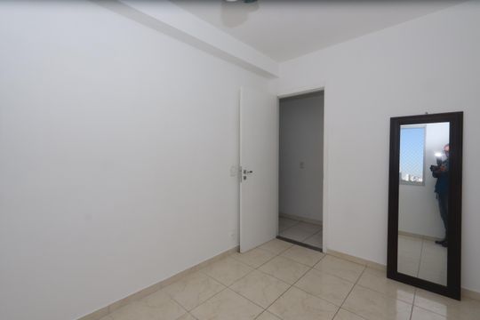 Quarto 2 de apartamento para alugar com 2 quartos, 50m² em Vila Ema, São Paulo