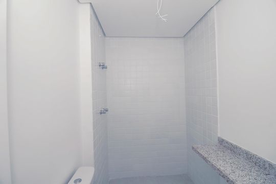 Banheiro da Suíte de apartamento à venda com 2 quartos, 59m² em Vila Bandeirantes, São Paulo