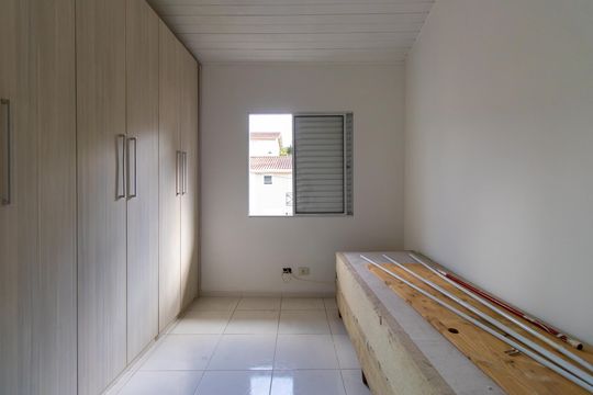 Quarto 2 de casa de condomínio para alugar com 2 quartos, 60m² em Chácara Canta Galo, Cotia