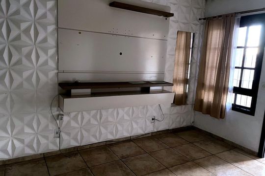Sala de casa para alugar com 2 quartos, 77m² em São Luiz, Gravataí