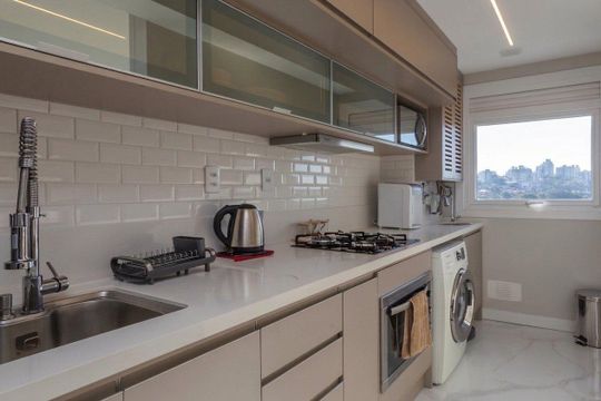 Cozinha de apartamento à venda com 3 quartos, 71m² em Jardim do Salso, Porto Alegre