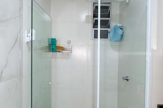 Banheiro de apartamento à venda com 1 quarto, 45m² em Jardim São Luís, São Paulo