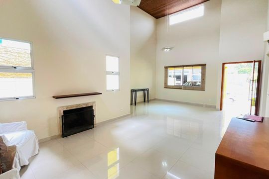 Casa de Condomínio para alugar com 3 quartos, 288m² em Jardim Haras Bela Vista Gl Dois, Cotia
