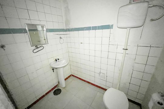 Banheiro de casa para alugar com 1 quarto, 50m² em Bancários, Rio de Janeiro