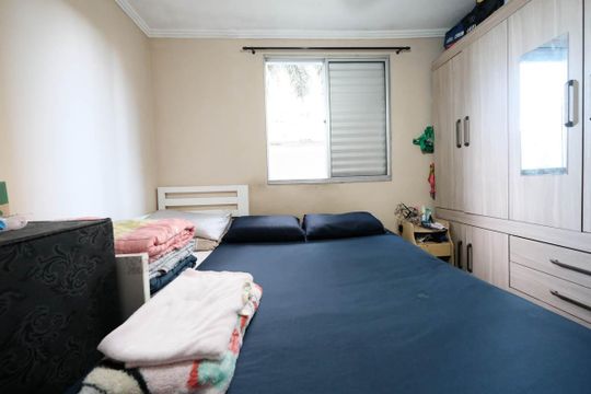 Quarto 1 de apartamento à venda com 2 quartos, 43m² em Jardim Santa Teresinha, São Paulo