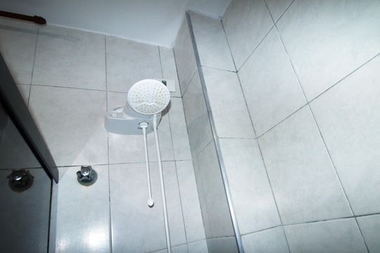Banheiro social de casa para alugar com 2 quartos, 80m² em Vila da Penha, Rio de Janeiro