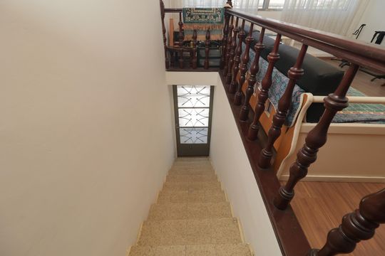 Escada de entrada de casa para alugar com 2 quartos, 160m² em Ipiranga, São Paulo