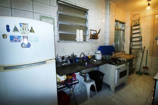 Cozinha de apartamento à venda com 2 quartos, 64m² em Brás de Pina, Rio de Janeiro