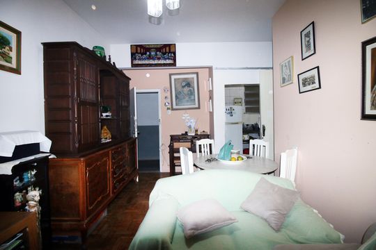 Sala de apartamento à venda com 2 quartos, 64m² em Brás de Pina, Rio de Janeiro