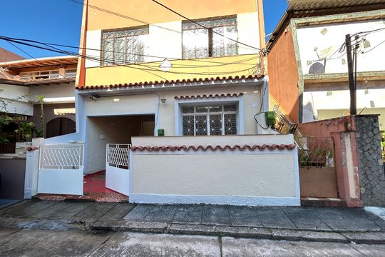 Fachada casa 1 de casa de condomínio para alugar com 2 quartos, 100m² em Praça Seca, Rio de Janeiro