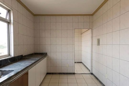 Cozinha de apartamento para alugar com 3 quartos, 85m² em Serrano, Belo Horizonte