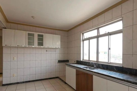 Cozinha de apartamento para alugar com 3 quartos, 85m² em Serrano, Belo Horizonte