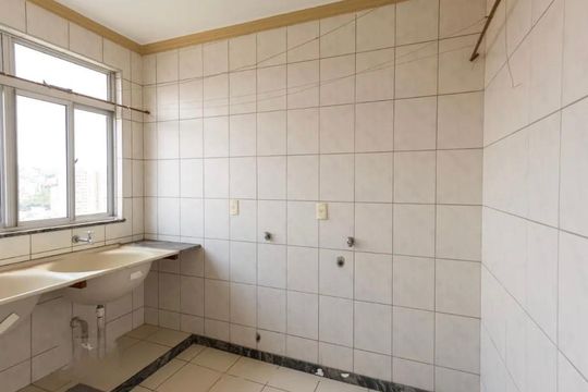 Área de serviço de apartamento para alugar com 3 quartos, 85m² em Serrano, Belo Horizonte