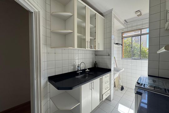 Cozinha de apartamento à venda com 2 quartos, 58m² em Piratininga, Osasco