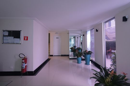 Hall de entrada de apartamento à venda com 3 quartos, 79m² em Aclimação, São Paulo