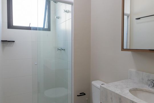 Banheiro de apartamento para alugar com 2 quartos, 55m² em Taquaral, Campinas