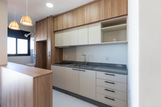 Cozinha de apartamento para alugar com 2 quartos, 55m² em Taquaral, Campinas