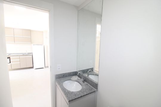 Banheiro de apartamento para alugar com 2 quartos, 40m² em Parada Inglesa, São Paulo