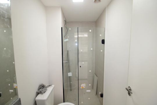 Banheiro de apartamento para alugar com 2 quartos, 40m² em Parada Inglesa, São Paulo