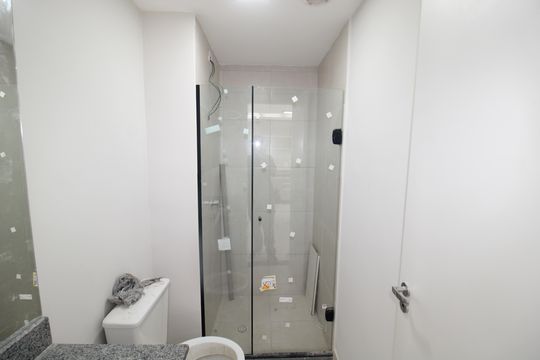 Banheiro de apartamento para alugar com 2 quartos, 40m² em Parada Inglesa, São Paulo