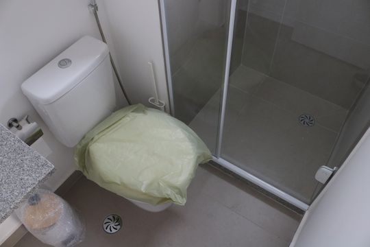 Banheiro de apartamento para alugar com 1 quarto, 28m² em Pompeia, São Paulo