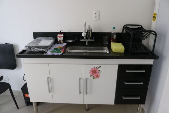 Cozinha de apartamento para alugar com 1 quarto, 28m² em Pompeia, São Paulo