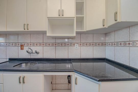 Cozinha e Área de Serviço de apartamento para alugar com 3 quartos, 74m² em Sarandi, Porto Alegre