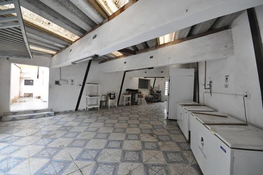 Garagem de casa à venda com 2 quartos, 120m² em Conjunto Habitacional Jova Rural, São Paulo